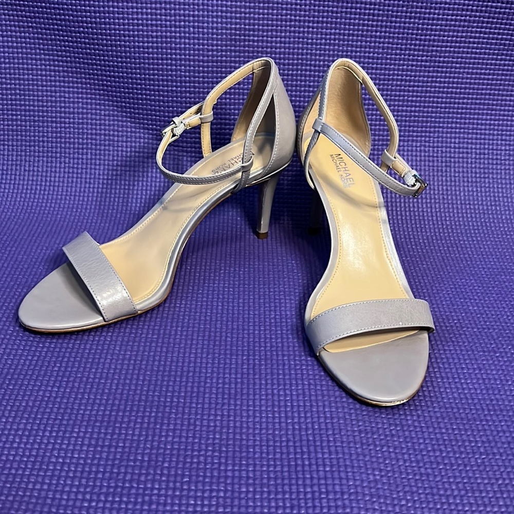 LOVIN MICHAEL KORS PUMPS